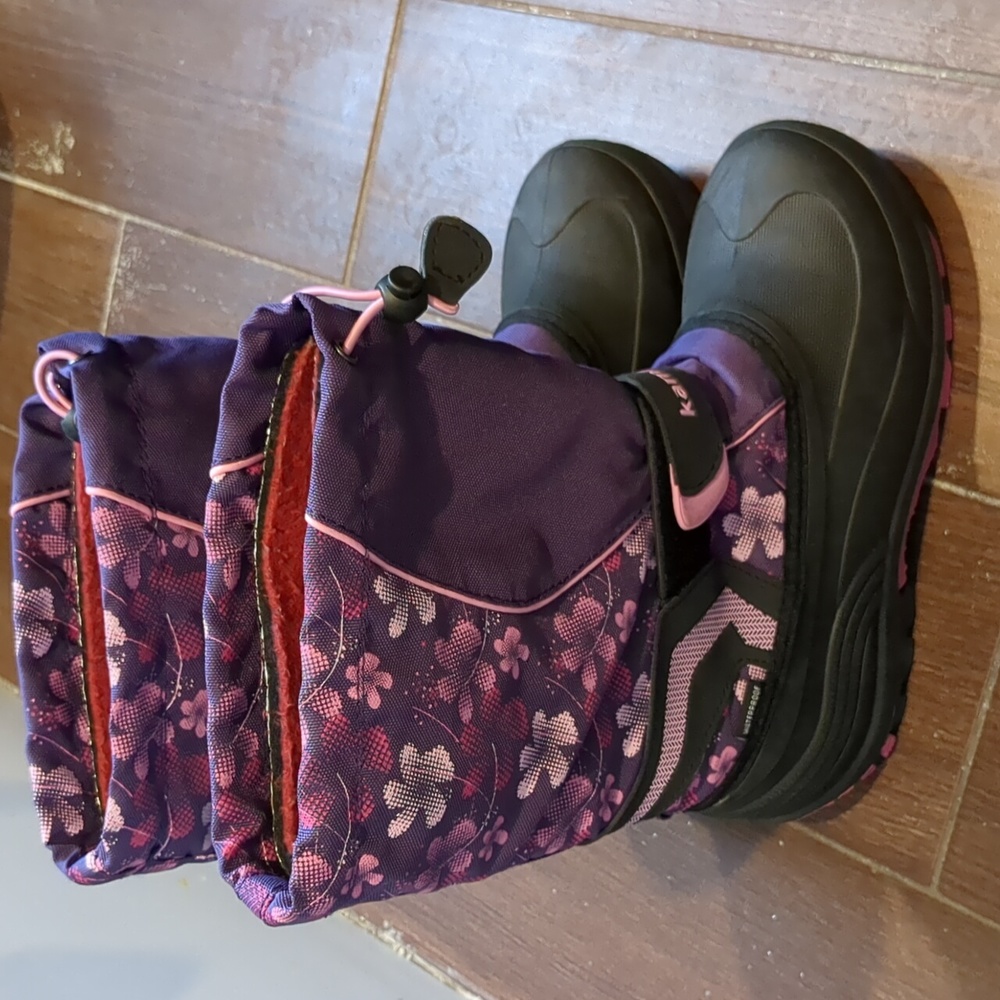 Kamik snow boots size 6 EUC